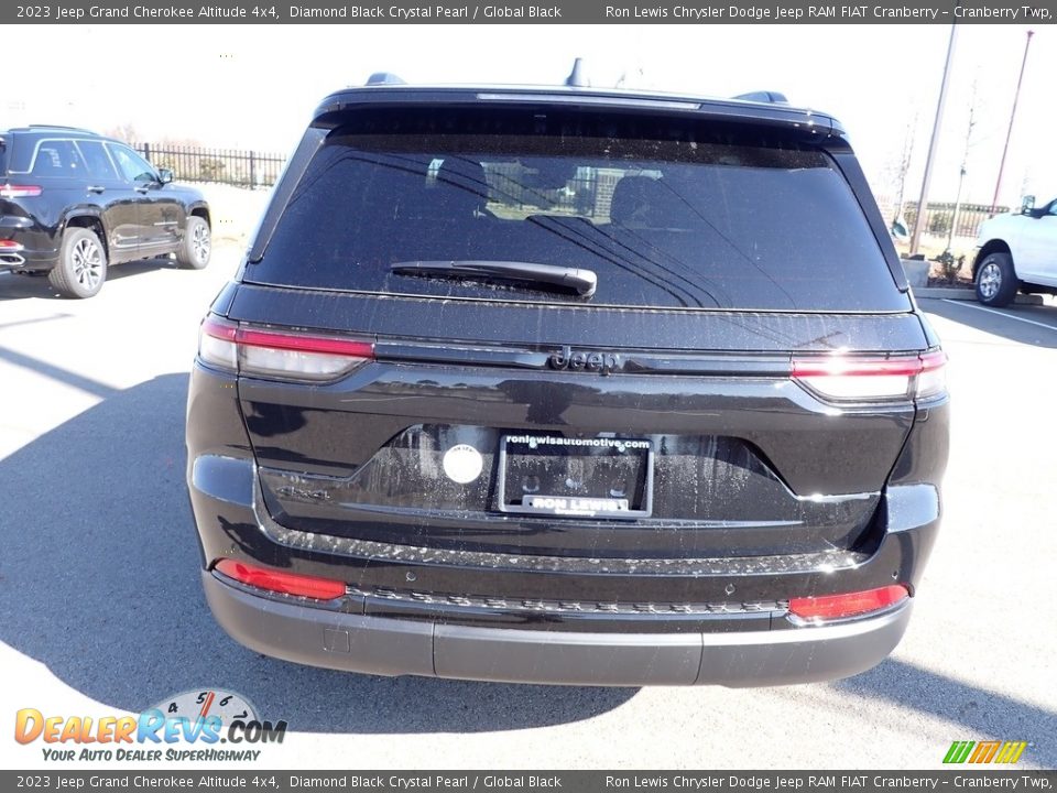 2023 Jeep Grand Cherokee Altitude 4x4 Diamond Black Crystal Pearl / Global Black Photo #6