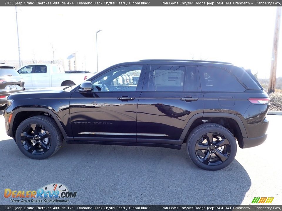 2023 Jeep Grand Cherokee Altitude 4x4 Diamond Black Crystal Pearl / Global Black Photo #8