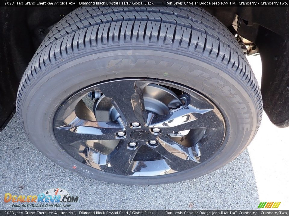 2023 Jeep Grand Cherokee Altitude 4x4 Diamond Black Crystal Pearl / Global Black Photo #9