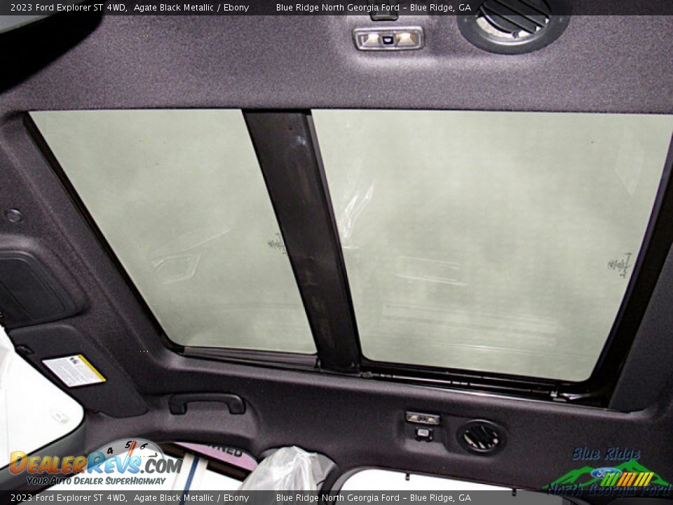 Sunroof of 2023 Ford Explorer ST 4WD Photo #24