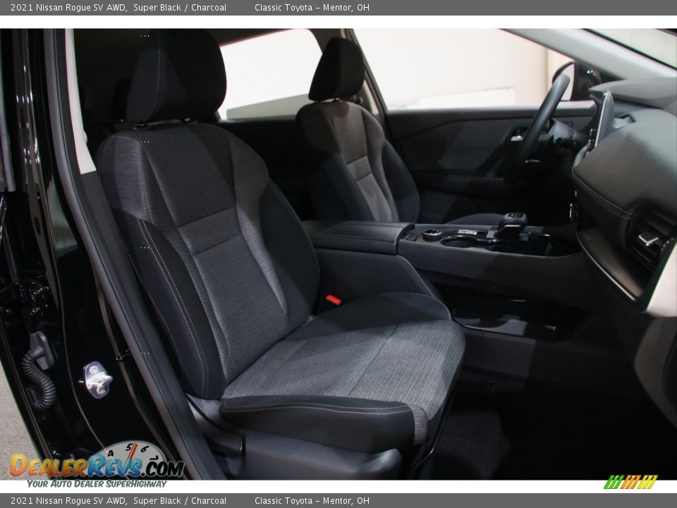 Front Seat of 2021 Nissan Rogue SV AWD Photo #15