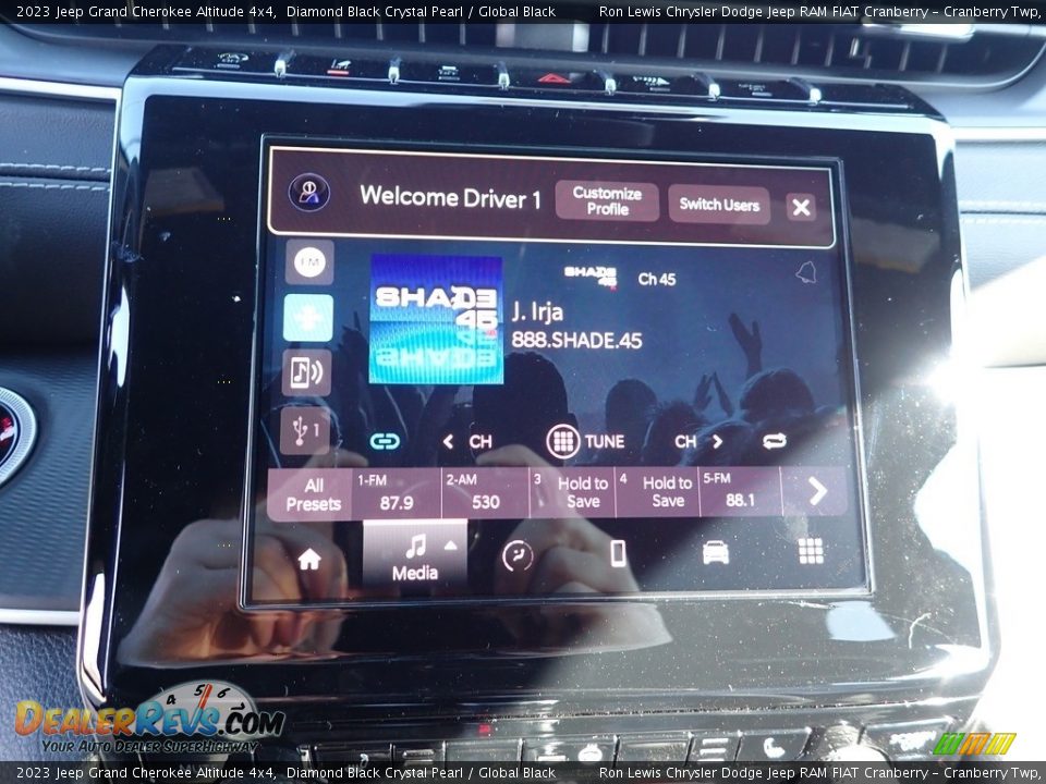 2023 Jeep Grand Cherokee Altitude 4x4 Diamond Black Crystal Pearl / Global Black Photo #19