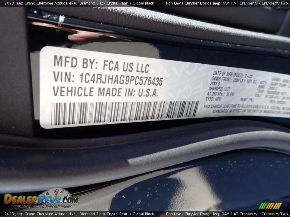 2023 Jeep Grand Cherokee Altitude 4x4 Diamond Black Crystal Pearl / Global Black Photo #20