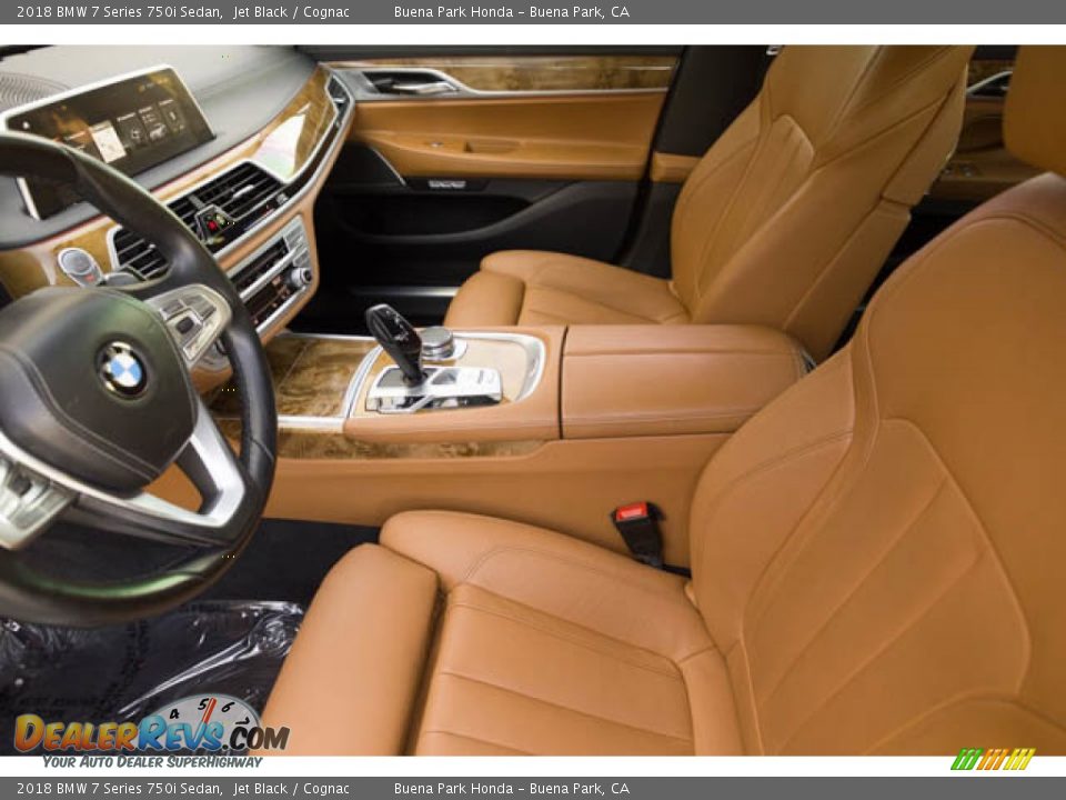 Front Seat of 2018 BMW 7 Series 750i Sedan Photo #3