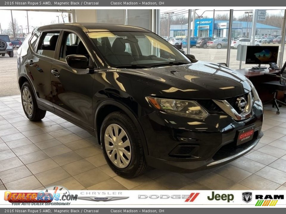 2016 Nissan Rogue S AWD Magnetic Black / Charcoal Photo #1