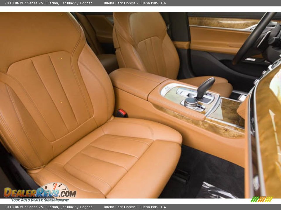 Front Seat of 2018 BMW 7 Series 750i Sedan Photo #24