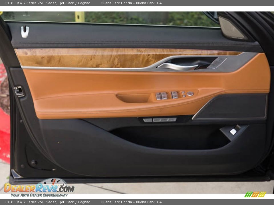 Door Panel of 2018 BMW 7 Series 750i Sedan Photo #29