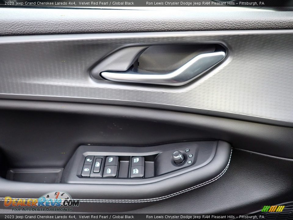 2023 Jeep Grand Cherokee Laredo 4x4 Velvet Red Pearl / Global Black Photo #15