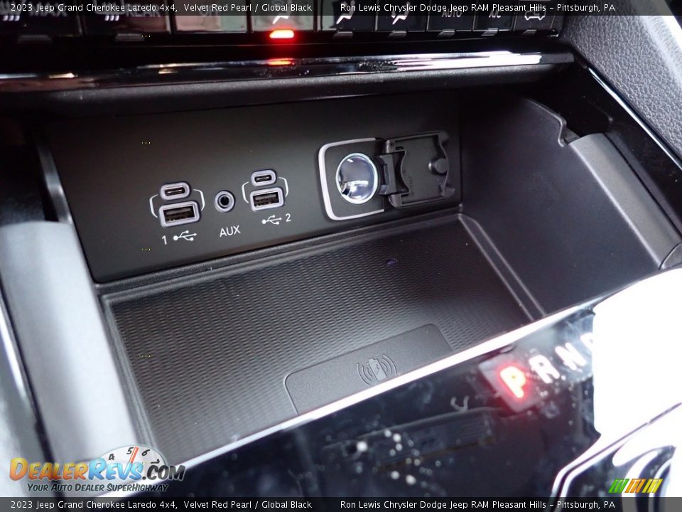 2023 Jeep Grand Cherokee Laredo 4x4 Velvet Red Pearl / Global Black Photo #18