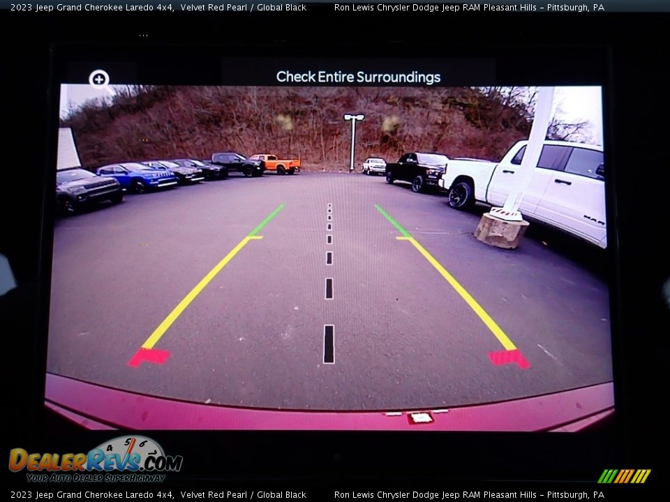 2023 Jeep Grand Cherokee Laredo 4x4 Velvet Red Pearl / Global Black Photo #19