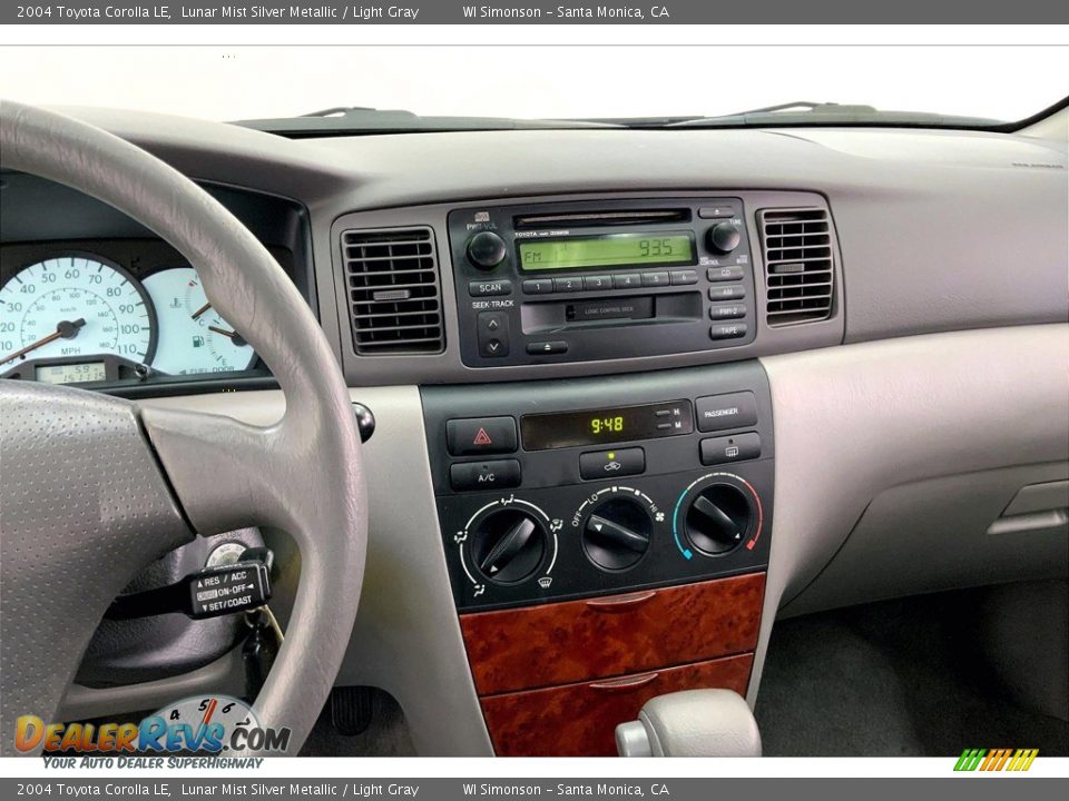 Controls of 2004 Toyota Corolla LE Photo #5