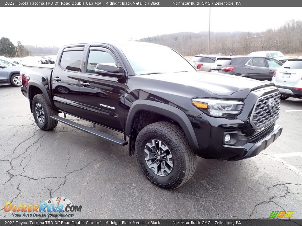 Front 3/4 View of 2022 Toyota Tacoma TRD Off Road Double Cab 4x4 Photo #9