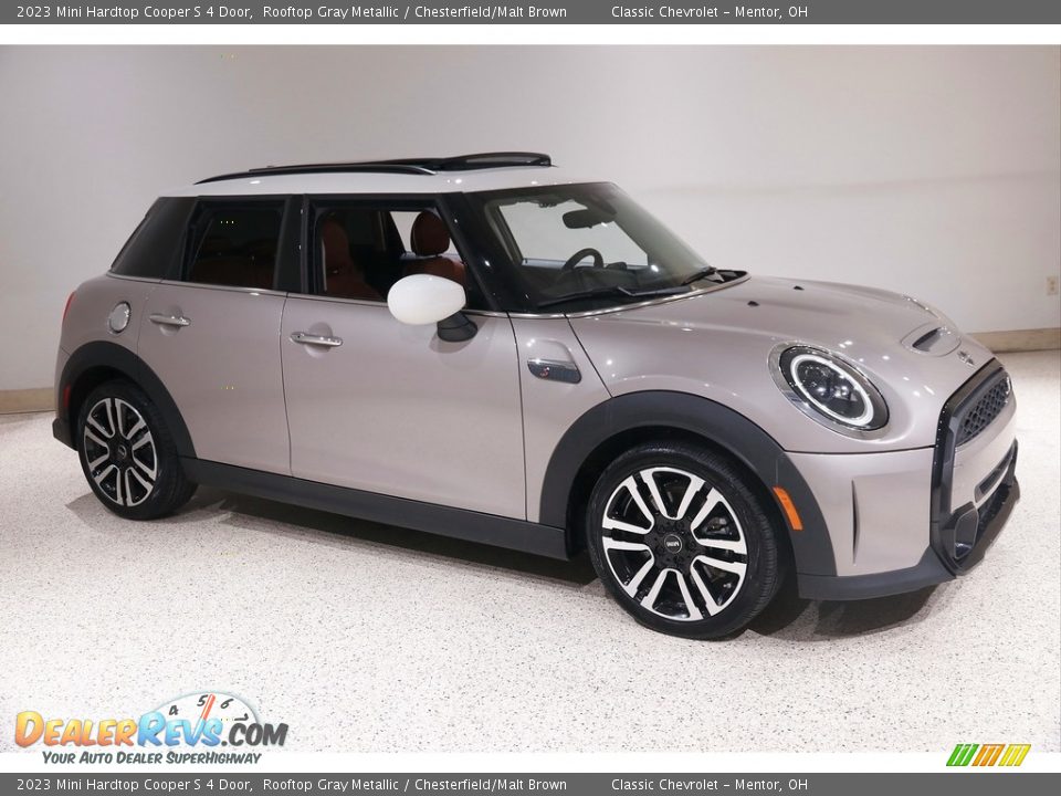 Front 3/4 View of 2023 Mini Hardtop Cooper S 4 Door Photo #1