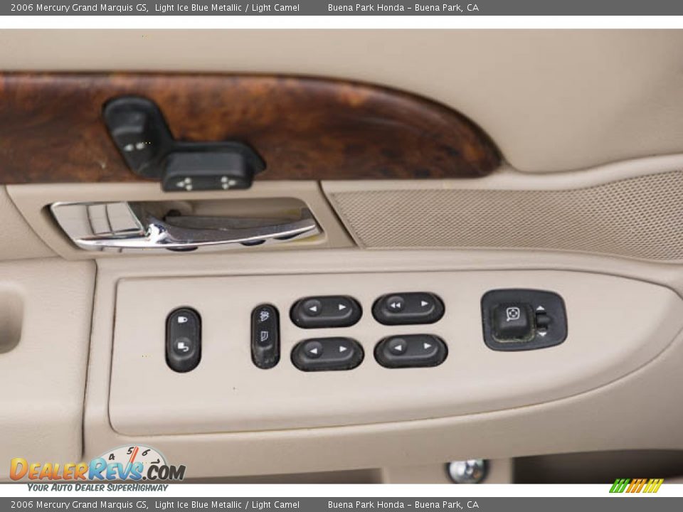 Controls of 2006 Mercury Grand Marquis GS Photo #29