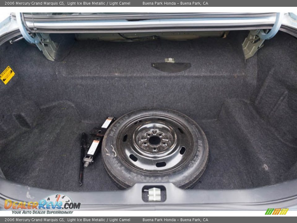 2006 Mercury Grand Marquis GS Trunk Photo #31