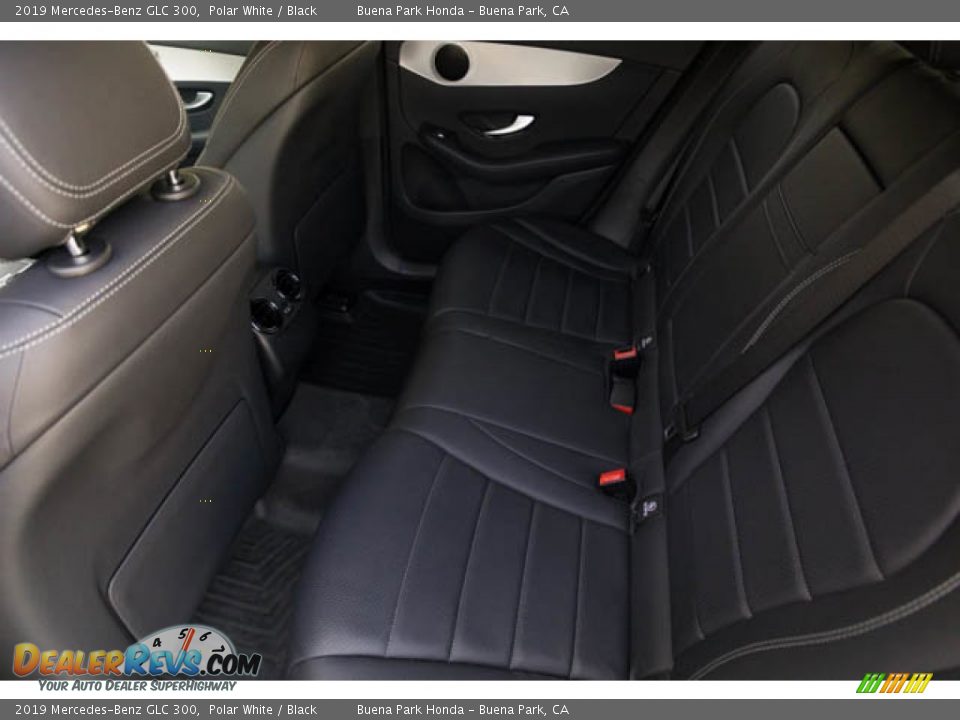 2019 Mercedes-Benz GLC 300 Polar White / Black Photo #4