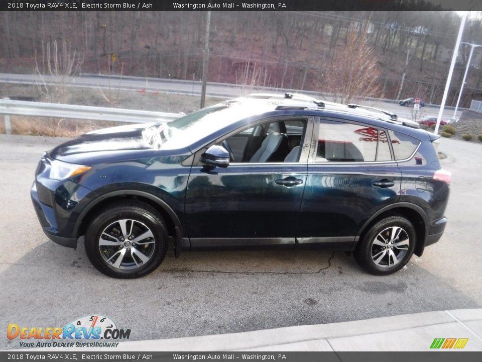 2018 Toyota RAV4 XLE Electric Storm Blue / Ash Photo #13