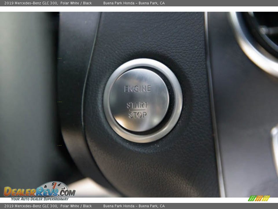 2019 Mercedes-Benz GLC 300 Polar White / Black Photo #18