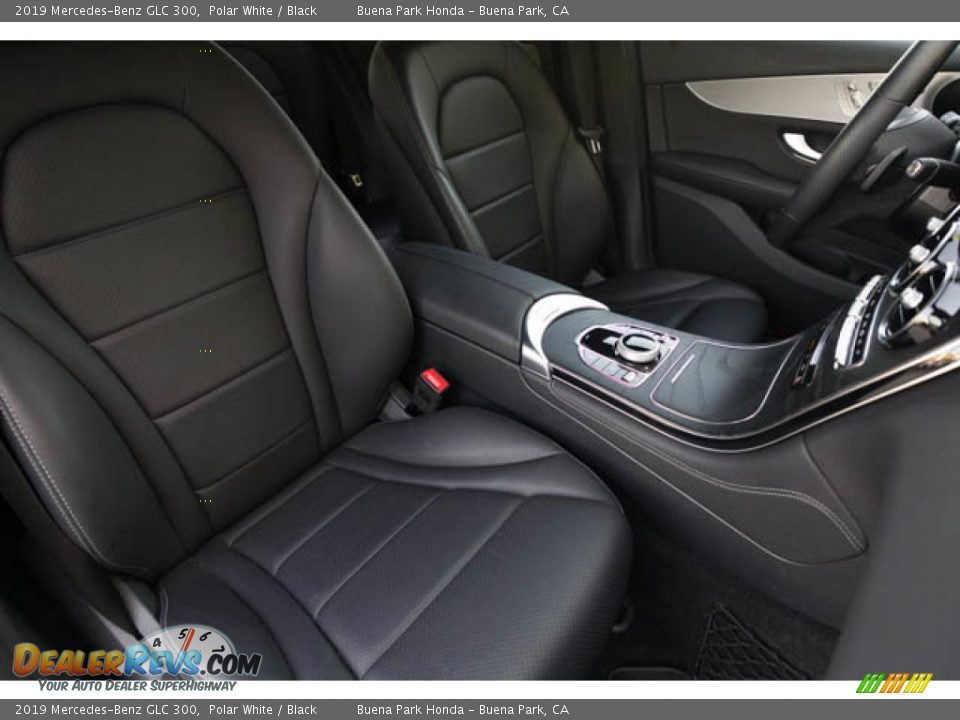 2019 Mercedes-Benz GLC 300 Polar White / Black Photo #24