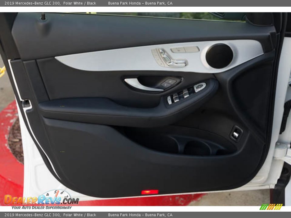 2019 Mercedes-Benz GLC 300 Polar White / Black Photo #28