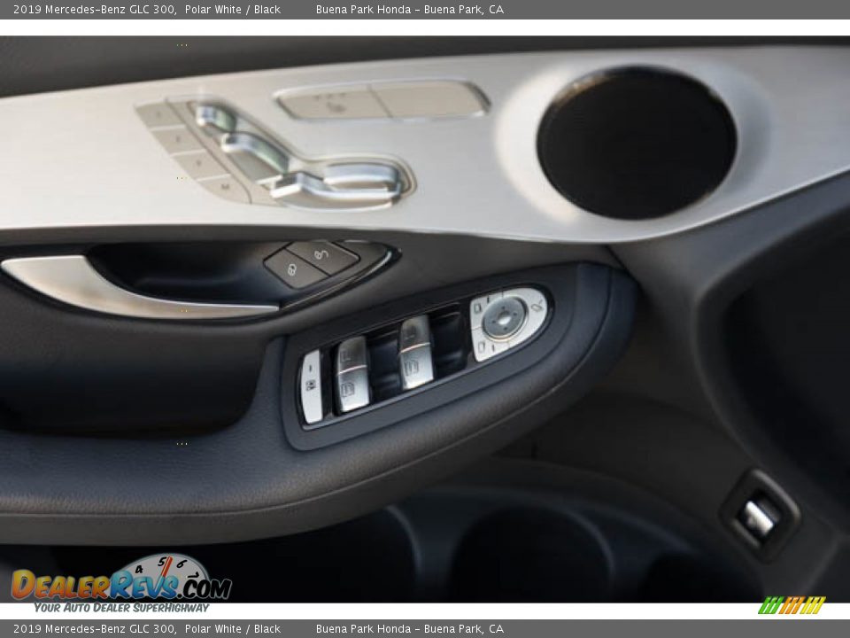 2019 Mercedes-Benz GLC 300 Polar White / Black Photo #29