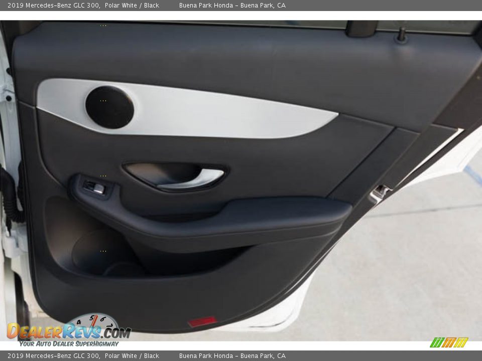 2019 Mercedes-Benz GLC 300 Polar White / Black Photo #32