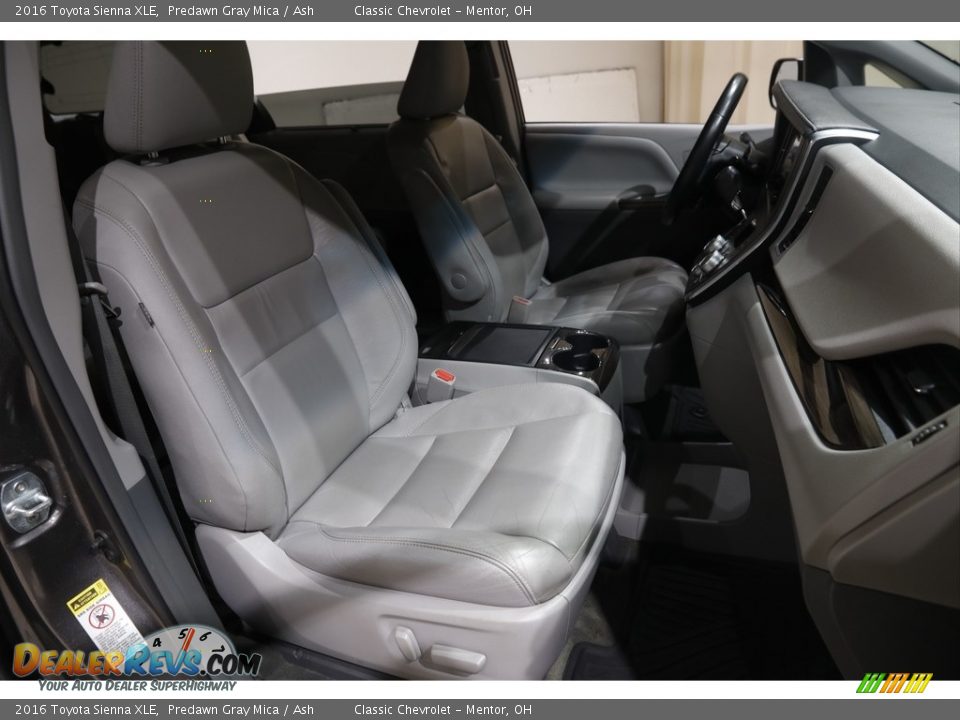 2016 Toyota Sienna XLE Predawn Gray Mica / Ash Photo #17