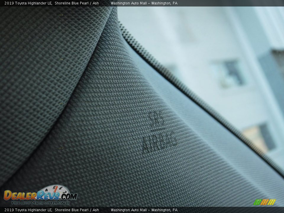 2019 Toyota Highlander LE Shoreline Blue Pearl / Ash Photo #21
