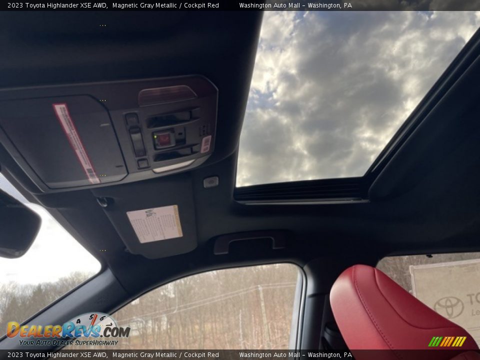 Sunroof of 2023 Toyota Highlander XSE AWD Photo #14