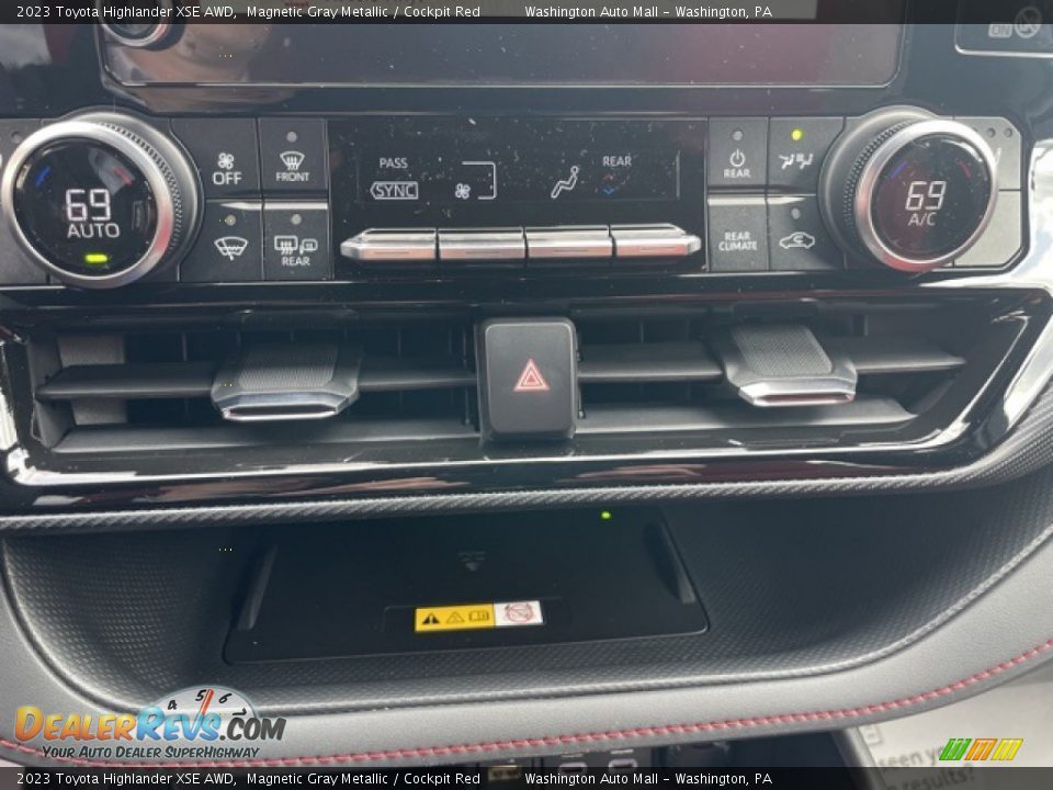Controls of 2023 Toyota Highlander XSE AWD Photo #17