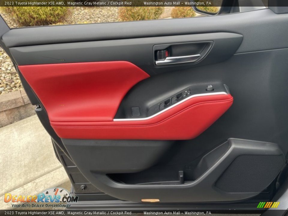 Door Panel of 2023 Toyota Highlander XSE AWD Photo #21