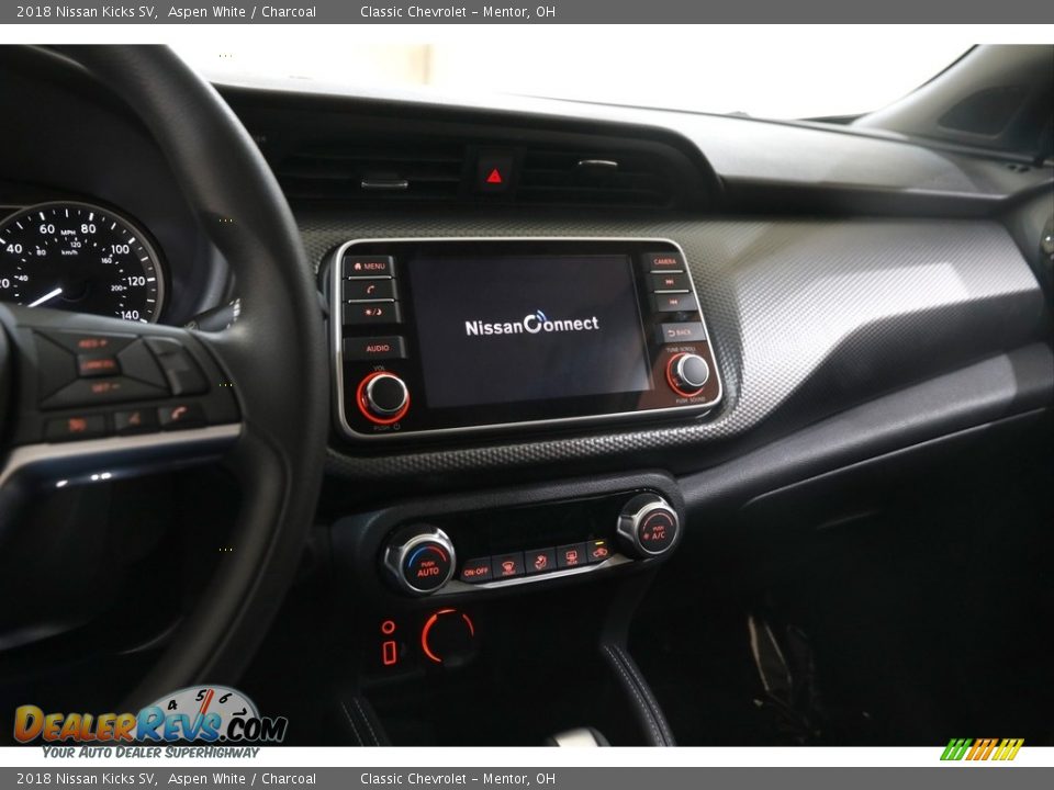 2018 Nissan Kicks SV Aspen White / Charcoal Photo #10