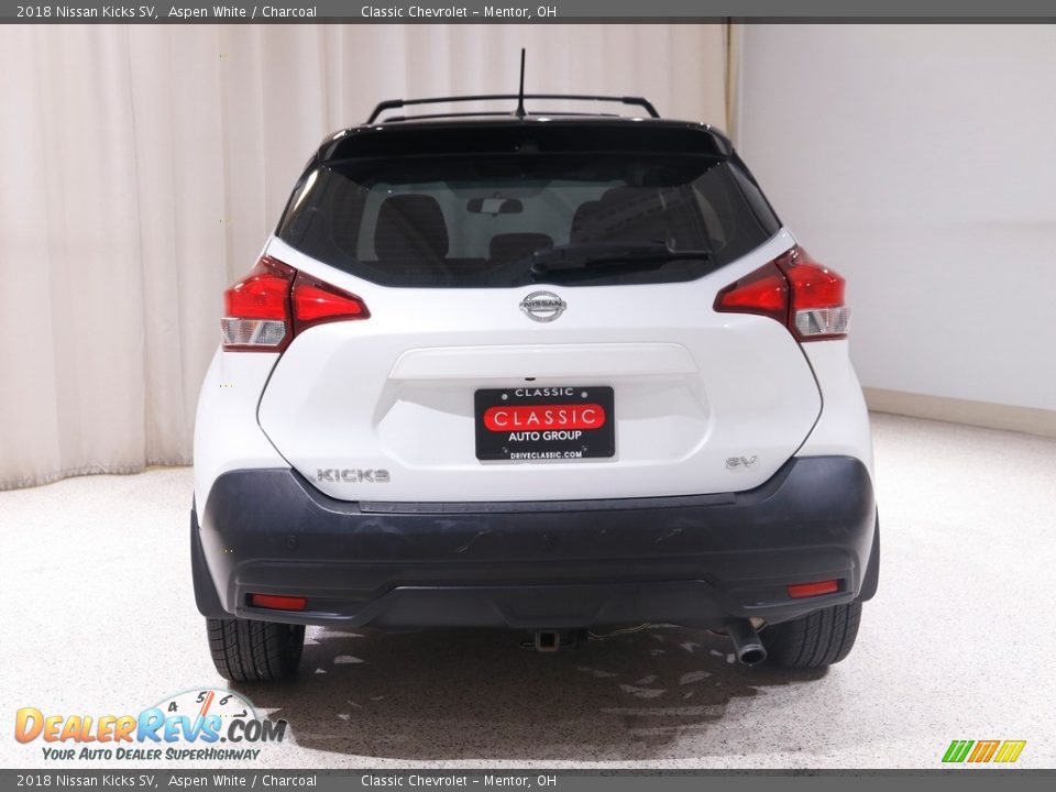 2018 Nissan Kicks SV Aspen White / Charcoal Photo #20