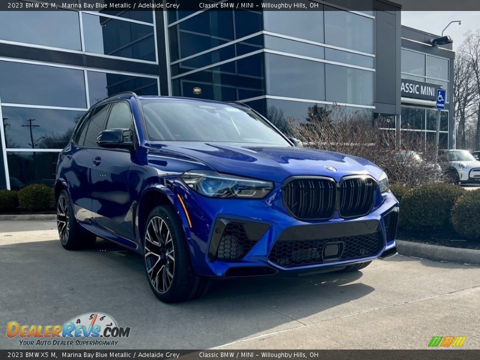 Front 3/4 View of 2023 BMW X5 M  Photo #1