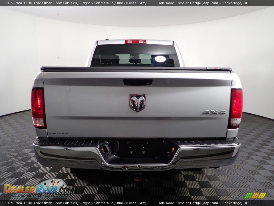 2015 Ram 1500 Tradesman Crew Cab 4x4 Bright Silver Metallic / Black/Diesel Gray Photo #7