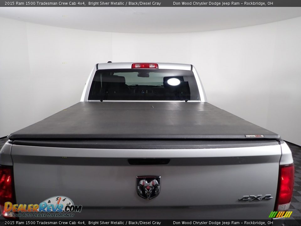 2015 Ram 1500 Tradesman Crew Cab 4x4 Bright Silver Metallic / Black/Diesel Gray Photo #8