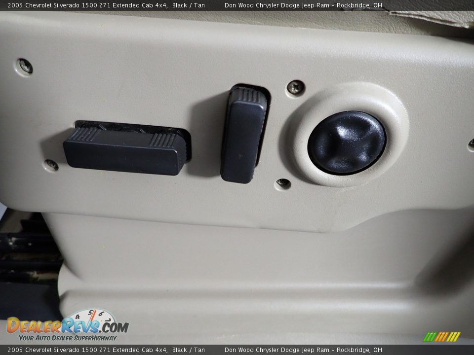 2005 Chevrolet Silverado 1500 Z71 Extended Cab 4x4 Black / Tan Photo #11