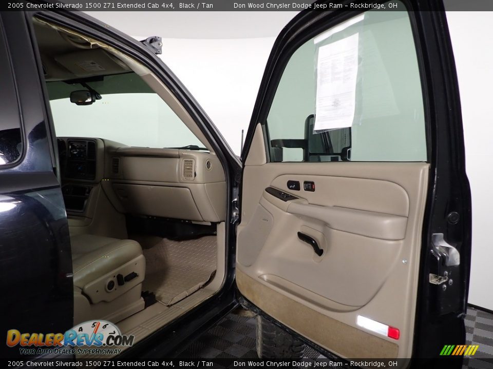 2005 Chevrolet Silverado 1500 Z71 Extended Cab 4x4 Black / Tan Photo #23