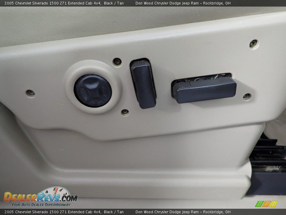 2005 Chevrolet Silverado 1500 Z71 Extended Cab 4x4 Black / Tan Photo #25