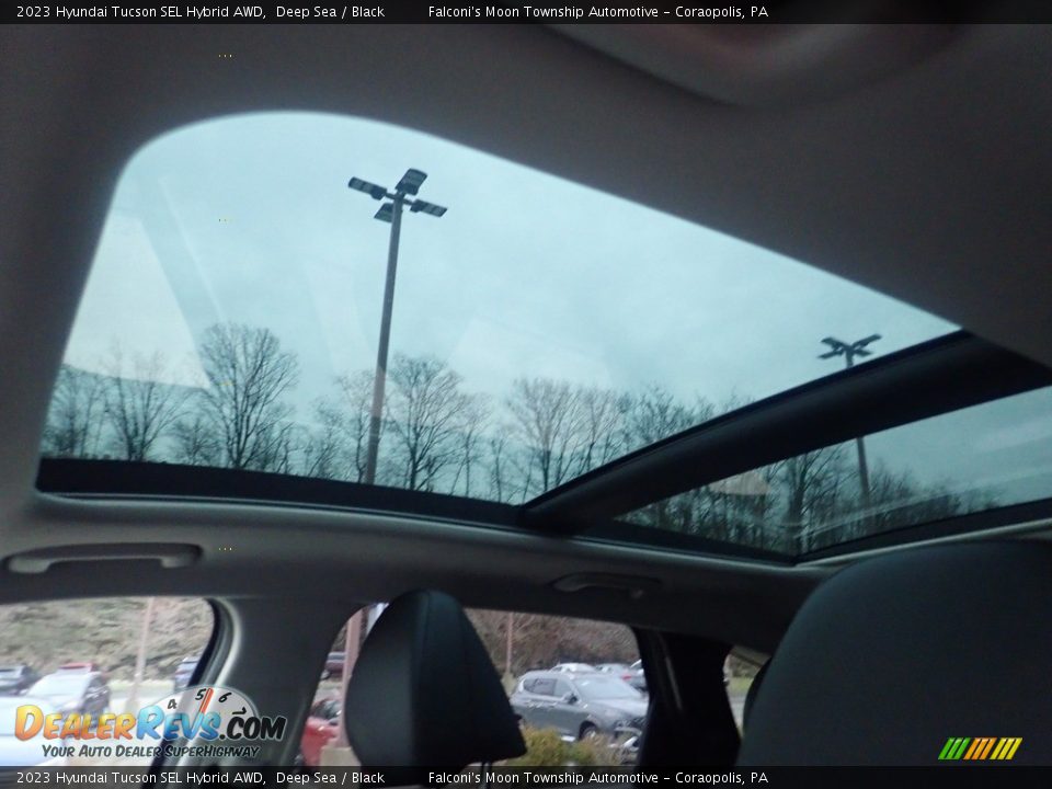 Sunroof of 2023 Hyundai Tucson SEL Hybrid AWD Photo #15