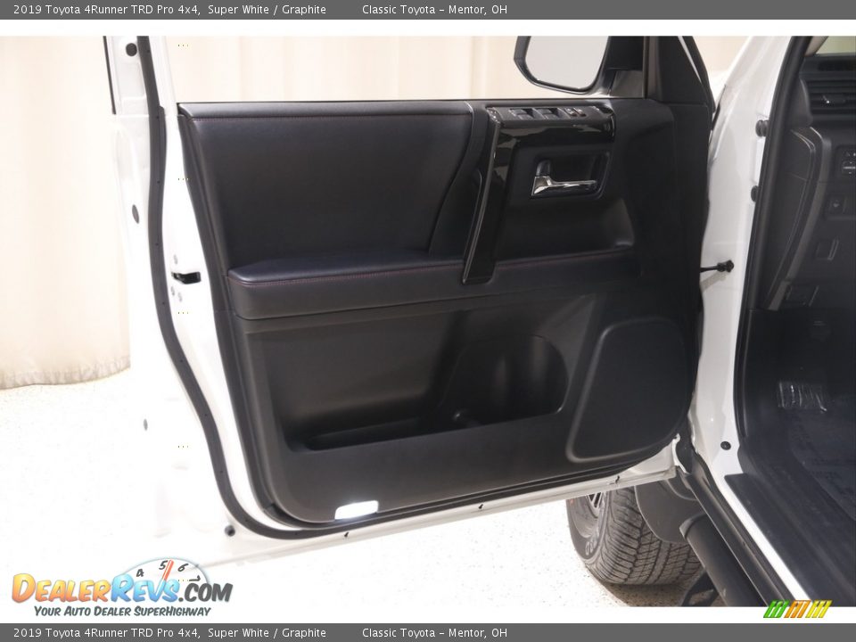 2019 Toyota 4Runner TRD Pro 4x4 Super White / Graphite Photo #4