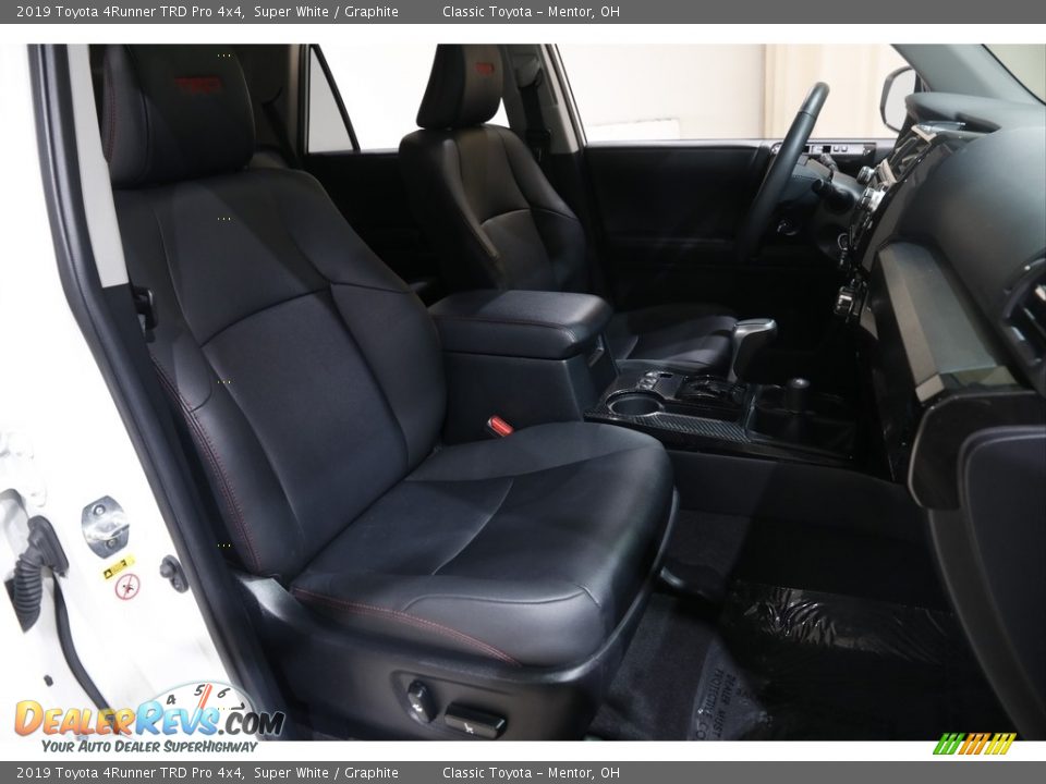 2019 Toyota 4Runner TRD Pro 4x4 Super White / Graphite Photo #17