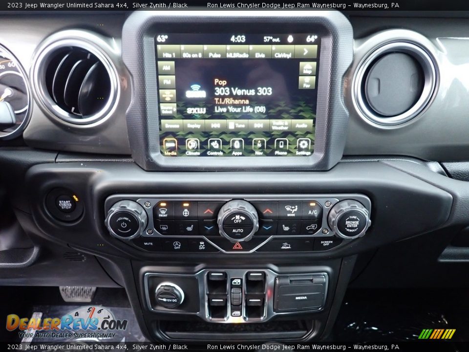 Controls of 2023 Jeep Wrangler Unlimited Sahara 4x4 Photo #20