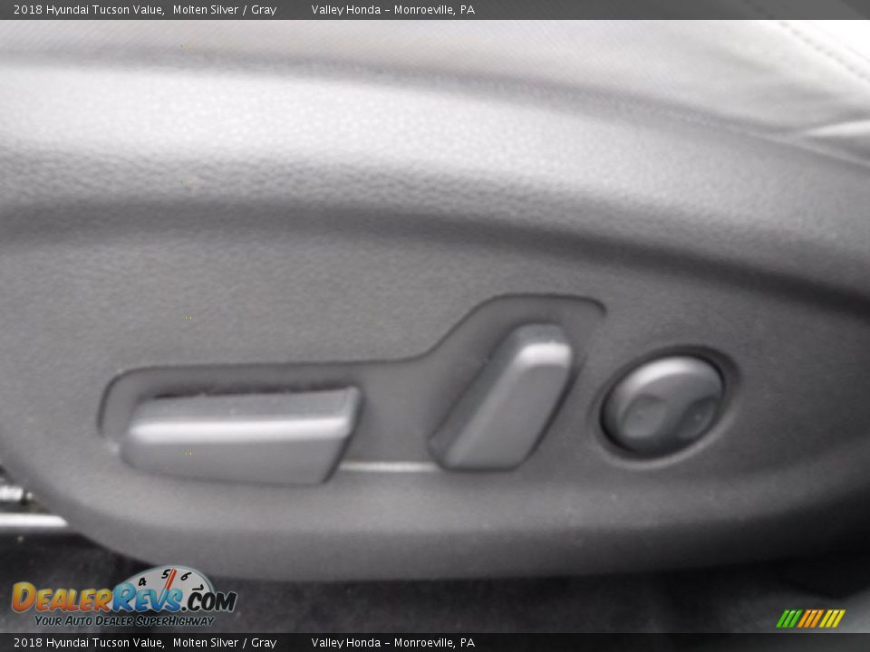 2018 Hyundai Tucson Value Molten Silver / Gray Photo #13