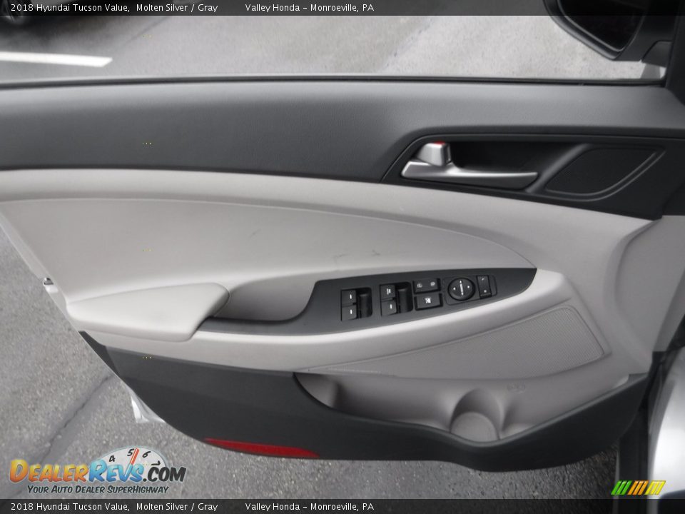 2018 Hyundai Tucson Value Molten Silver / Gray Photo #15