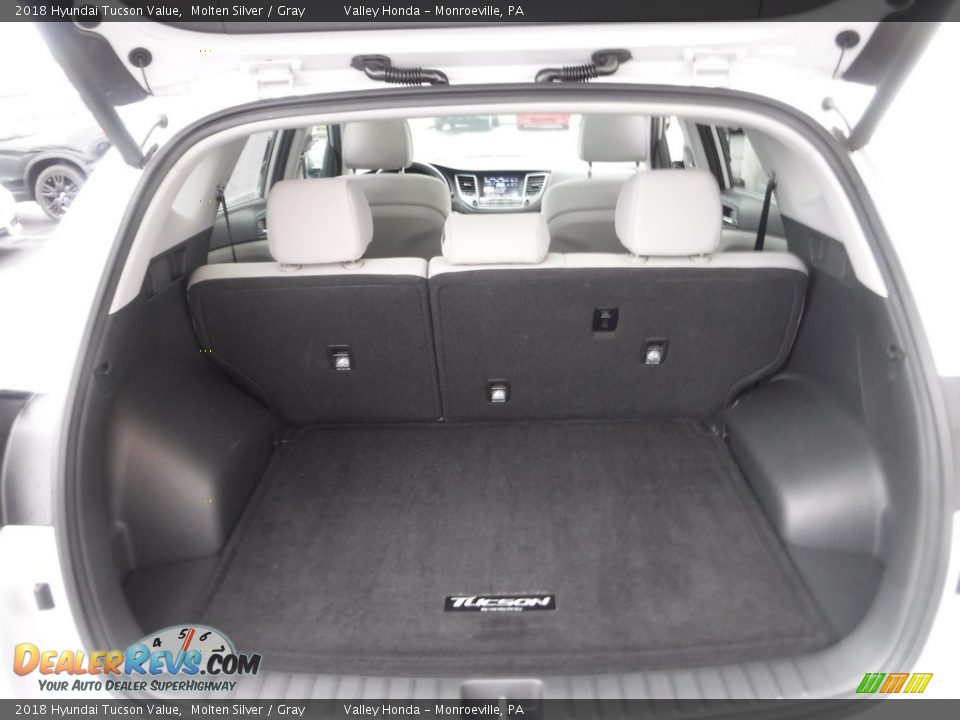 2018 Hyundai Tucson Value Molten Silver / Gray Photo #34