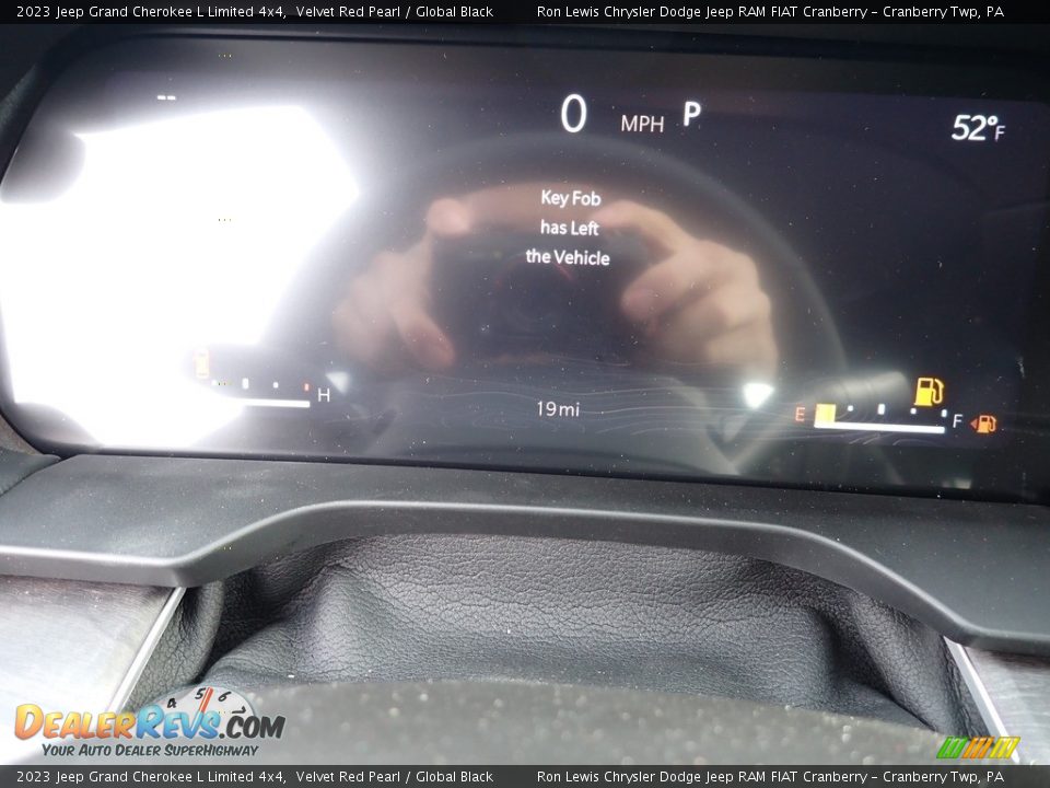 2023 Jeep Grand Cherokee L Limited 4x4 Velvet Red Pearl / Global Black Photo #16
