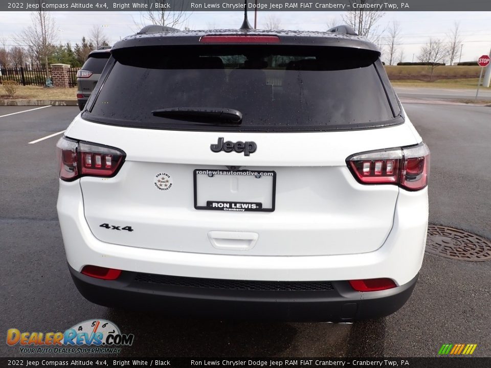 2022 Jeep Compass Altitude 4x4 Bright White / Black Photo #4