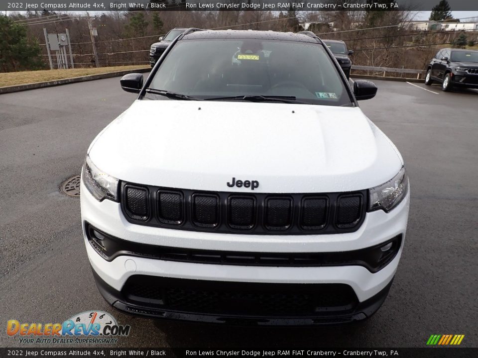 2022 Jeep Compass Altitude 4x4 Bright White / Black Photo #8