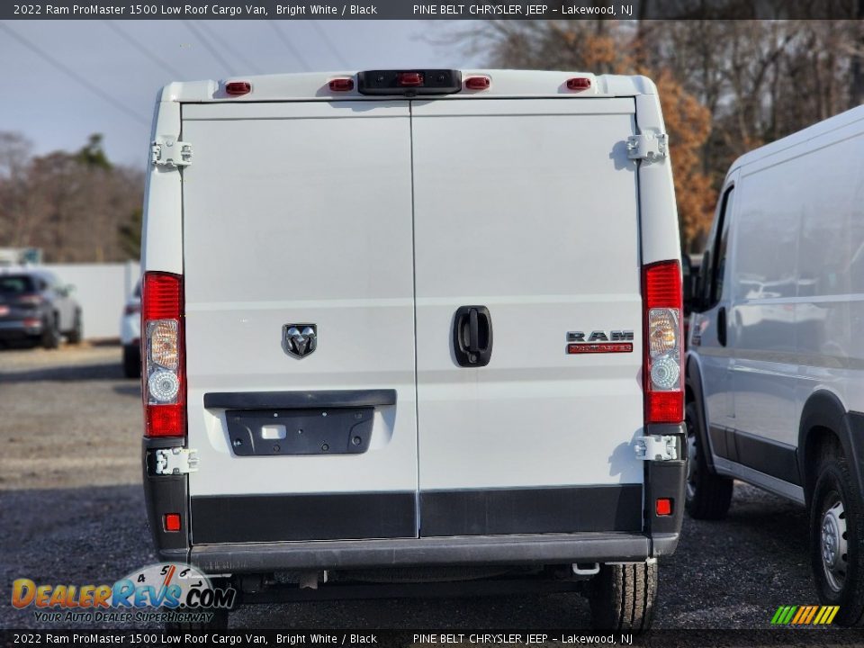 2022 Ram ProMaster 1500 Low Roof Cargo Van Bright White / Black Photo #6